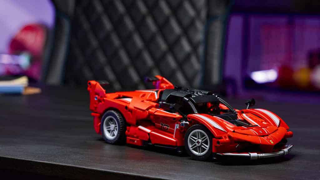 Postav si doma a hraj online s novými LEGO Technic auty