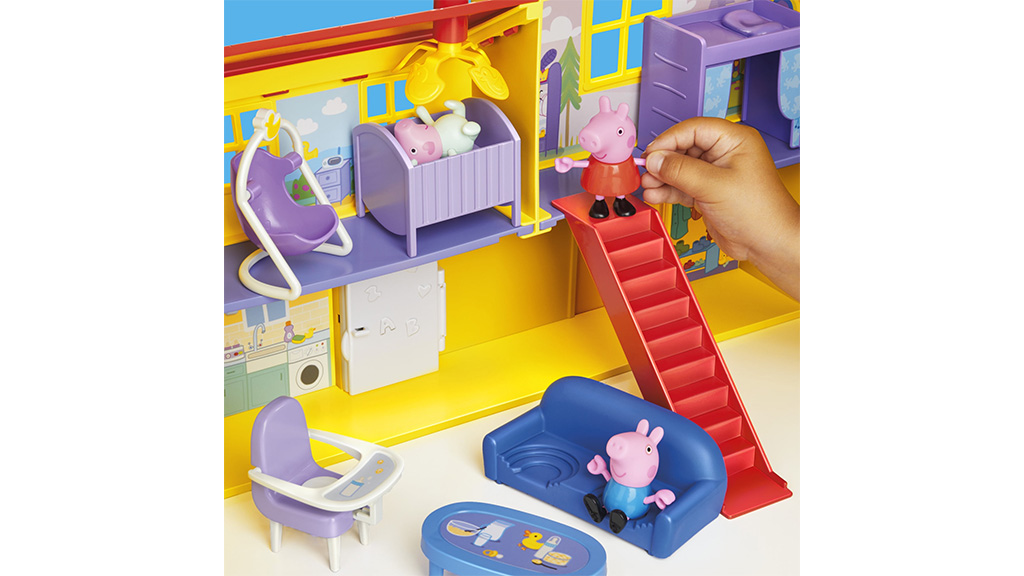 Novinky o prasátku! Evie se připojuje k rodině Peppa Pig