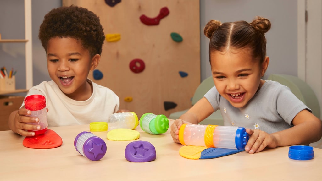 Vyzkoušejte kolekci Wonder Factory nevyvíjející se modelíny a kinetického písku
