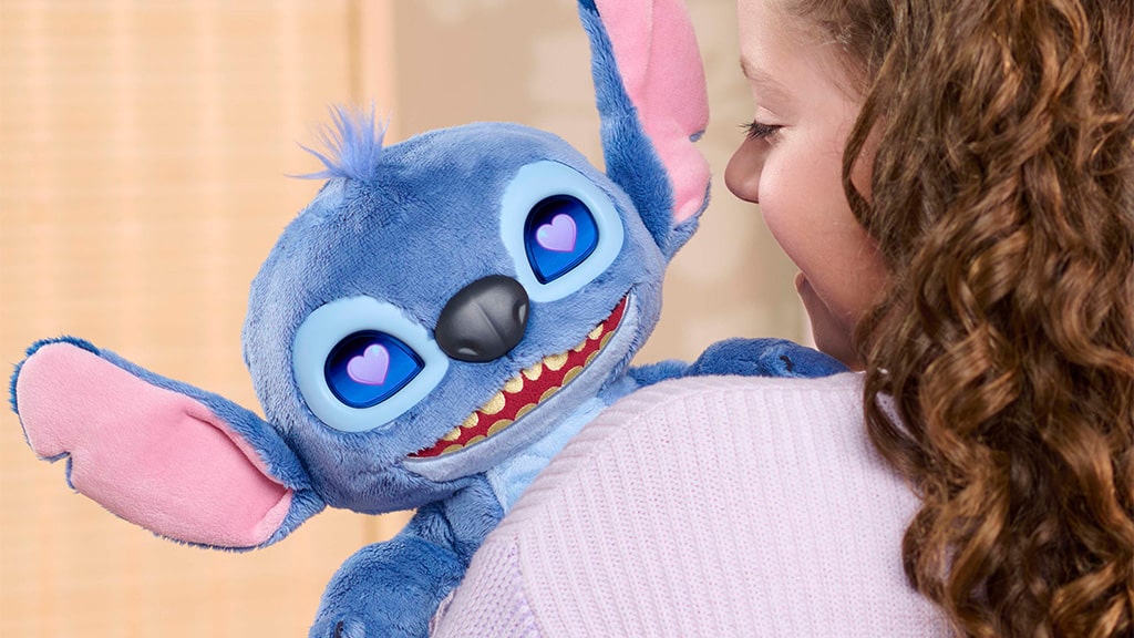 Nová interaktivní plyšová hračka Stitch od Just Play slibuje mimozemské dobrodružství