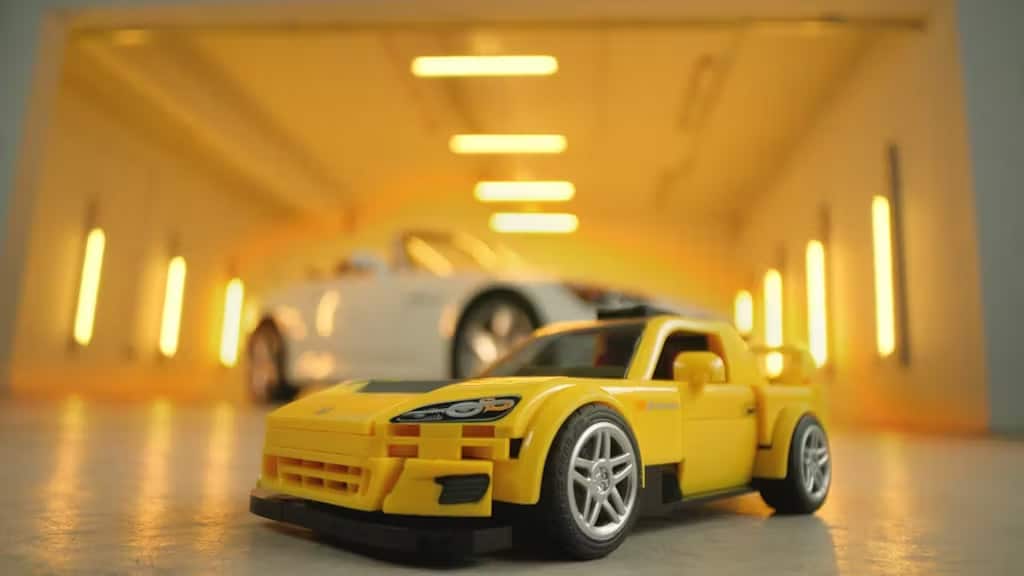 Hondy míří přímo do garáže Mattel Brick Shop
