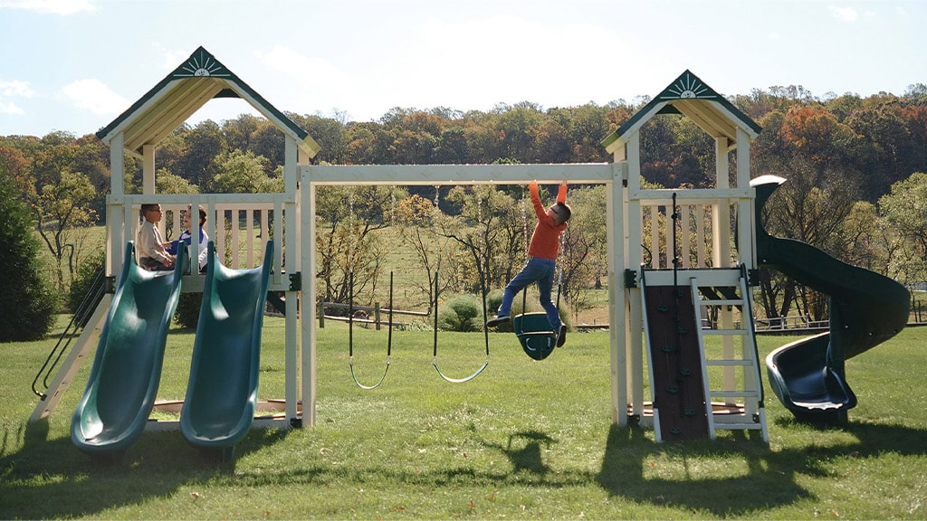 Skákej do jara s novými zahradními a venkovními herními sety od King Swings!