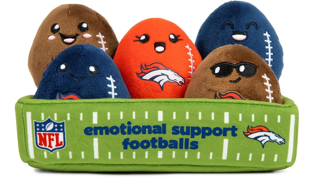 Podívej se na nové emocionální podpůrné plyšáky NFL od Relatable!
