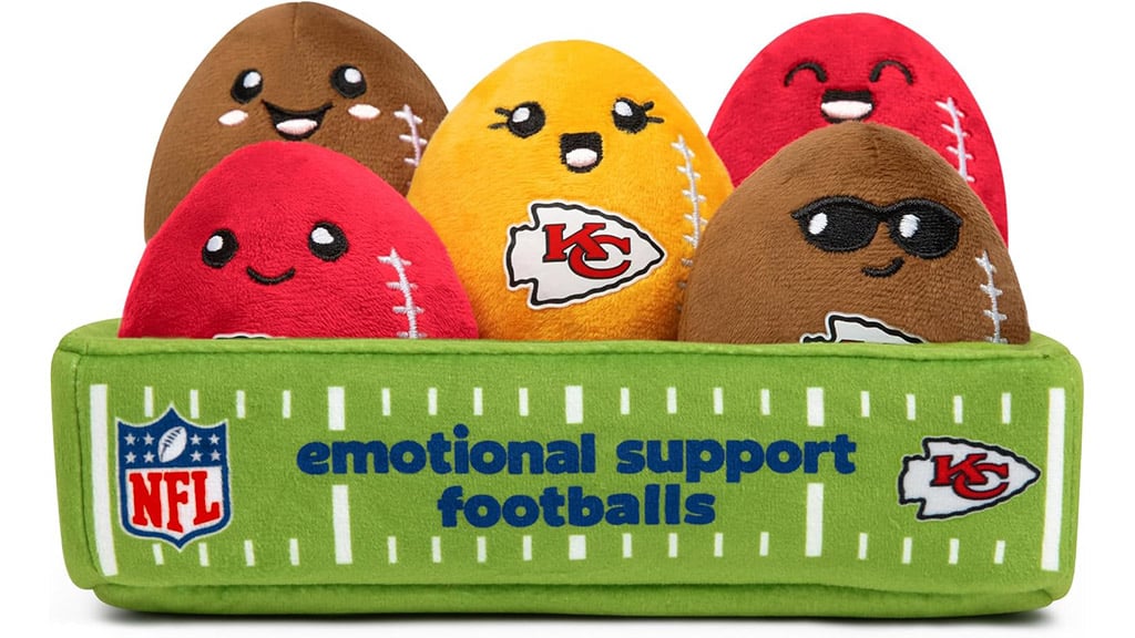 Podívej se na nové emocionální podpůrné plyšáky NFL od Relatable!