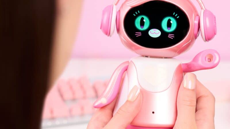 EmotoBOT od Just Play má vlastní osobnost