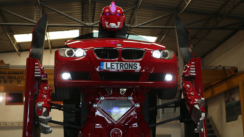 Letrons Antimon: Pravý Transformers z BMW
