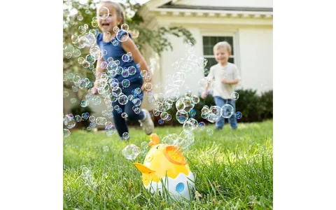 Nové foukače mýdlových bublin Sunny Days, včetně motivů Hello Kitty a Hot Wheels