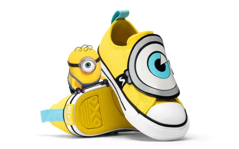 Film Mimoňové a příšery přináší vzrušení i na dětské tenisky Converse