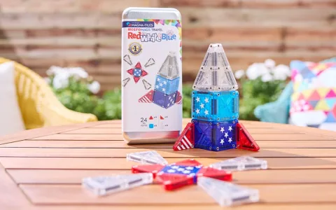 MAGNA-TILES červená, bílá a modrá 24dílná cestovní sada