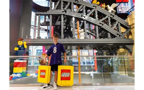 Největší obchod s LEGO na světě se právě otevřel.