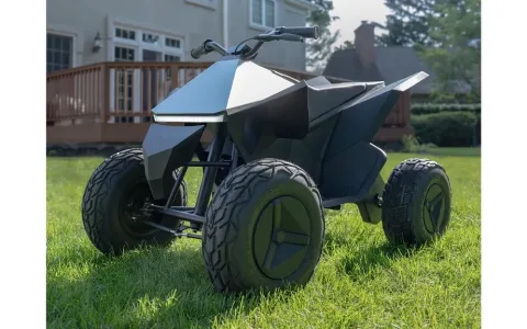 Děti ovládají silnice s pomocí nového modelu Cyberquad.