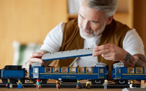 Nástup na sadu LEGO Orient Express!