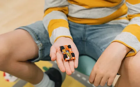 Hot Wheels představuje autistické modely kovových aut