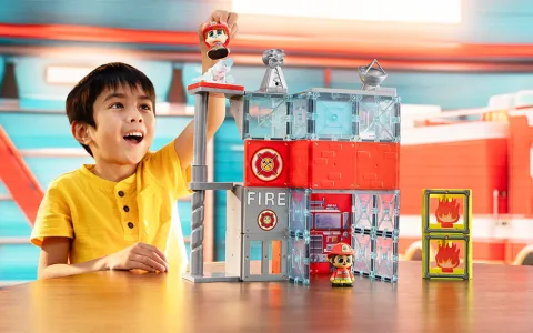 Prezentace hry: Monochromatická plyšová kolekce Hello Kitty a přátelé od Jazwares
