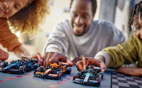 Překročte cílovou čáru LEGO kostek s kolekcí inspirovanou Formulí 1