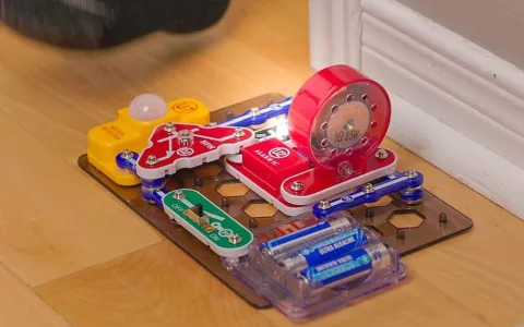 Snap Circuits špionážní herní sada
