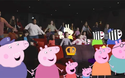 Nového člena rodiny Peppa Pig oslavují v kinech po celém světě!
