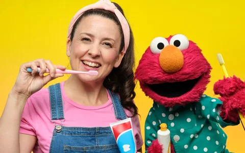 Ms. Rachel a Elmo vydali nový videoklip k písni Brushy Brush