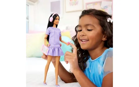 Mattel představuje první Barbie panenku s autismem
