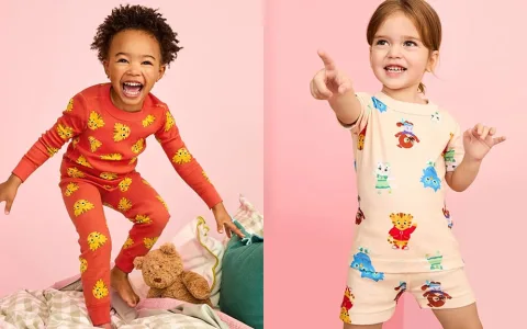Ukaž své proužky s novou kolekcí oblečení Daniel Tiger od Hanna Andersson