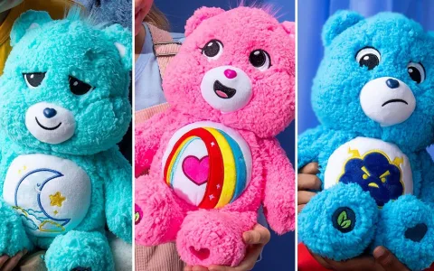 Basic Fun! Roztomilá plyšová kolekce Medvídků Care Bears