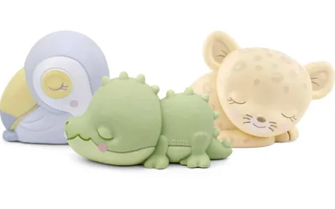 Tyto interaktivní hračky z kolekce Sleepy Jungle vytvářejí uklidňující atmosféru při usínání