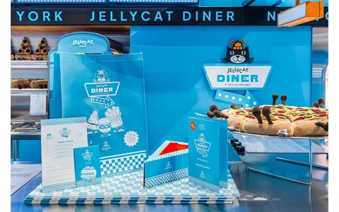 Jellycat Diner přichází s plyšovou figurkou a jídelním lístkem