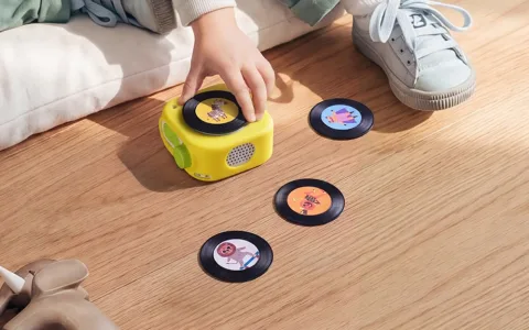 Chechirp Spin hudební hračka pro nejmenší