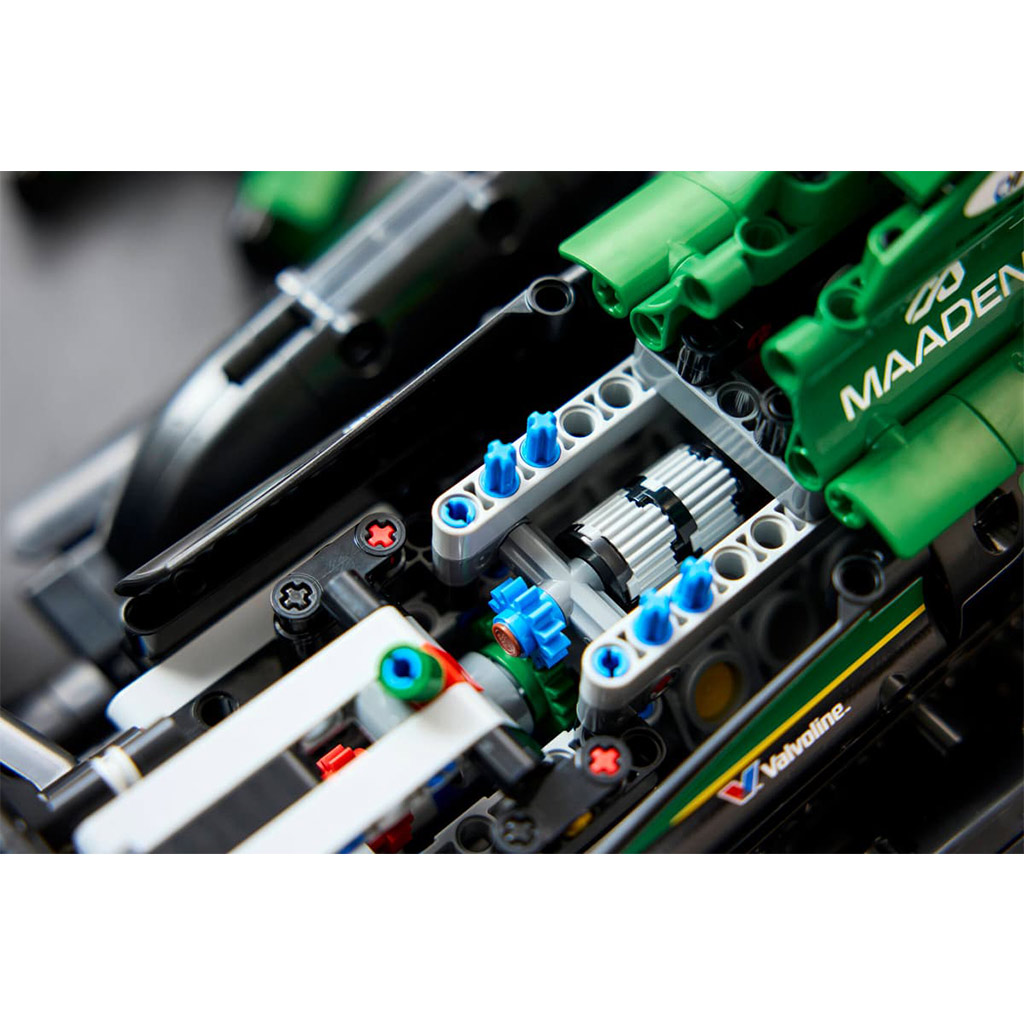 LEGO® Technic: Aston Martin Aramco AMR25 F1® auto (42240) obrázek 10