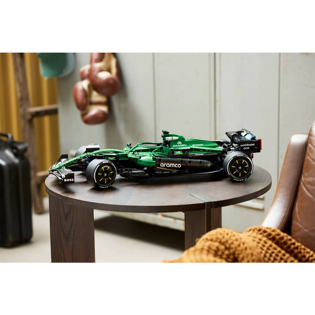 LEGO® Technic: Aston Martin Aramco AMR25 F1® auto (42240) obrázek 16