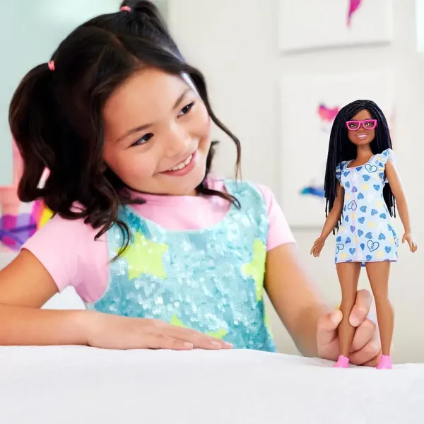 Barbie: Fashionista stylová Barbie panenka s Downovým syndromem - Mattel obrázek 3