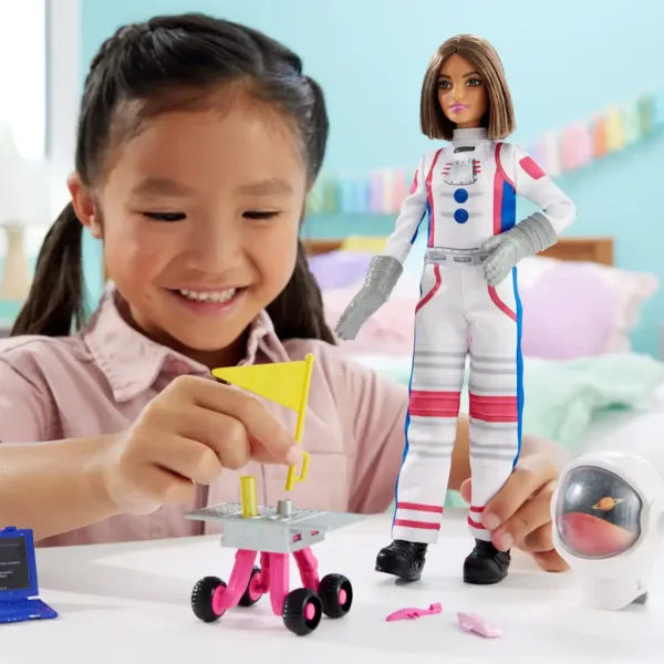 Barbie: Sada k 65. výročí kariéry - Astronautka s doplňky - Mattel obrázek 5