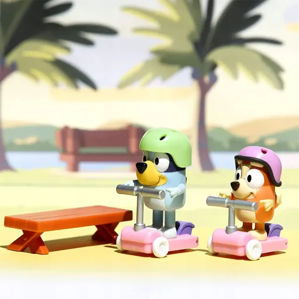 Bluey: Sada figurek Bluey a Bingo - zábava na koloběžce obrázek 3