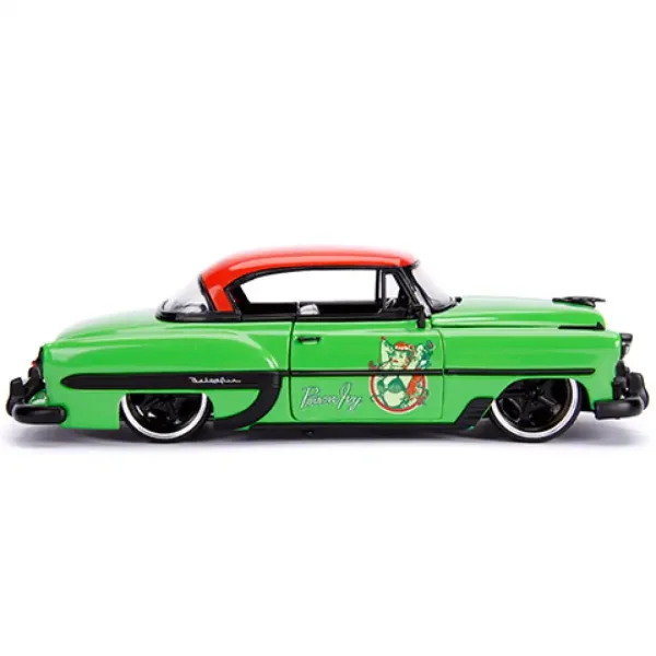 DC Comics: Figurka Jedovatý polibek a kovový model auta 1953 Chevy Bel Air 1/24 - Simba Toys obrázek 3