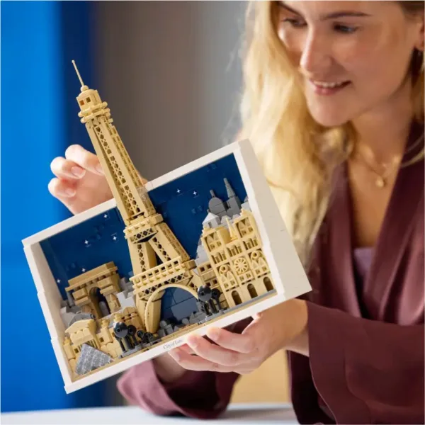 LEGO® Architecture: Paříž – město lásky (21064) obrázek 3