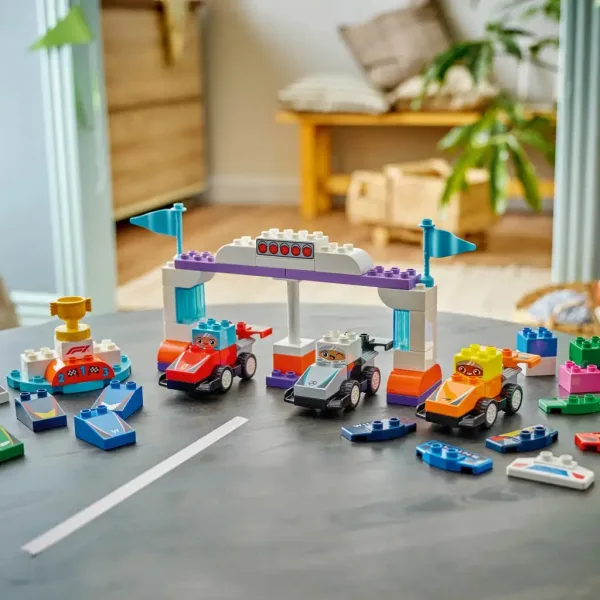 LEGO® DUPLO®: F1® závodní auta a piloti (10445) obrázek 3