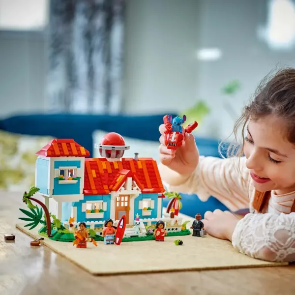 LEGO® Disney: Lilo a Stitchův plážový dům (43268) obrázek 5