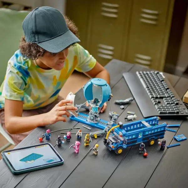 LEGO® Fortnite: Bitva Autobus (77073) obrázek 4