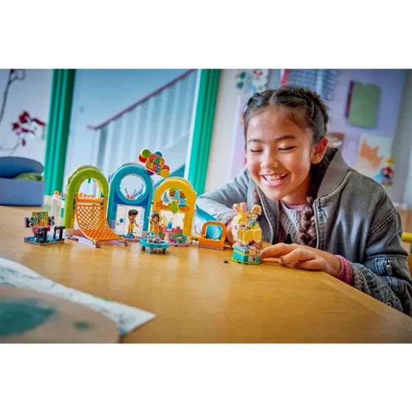 LEGO® Friends: Veselý herní dům (42686) obrázek 5
