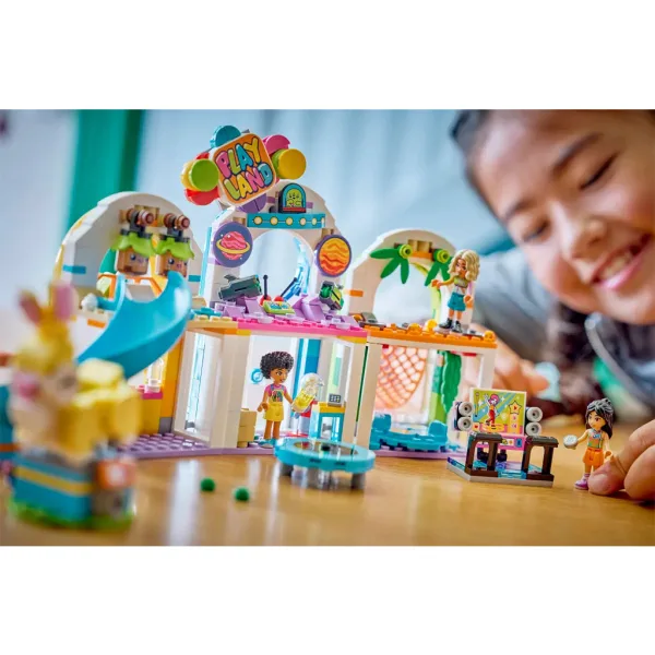 LEGO® Friends: Veselý herní dům (42686) obrázek 6