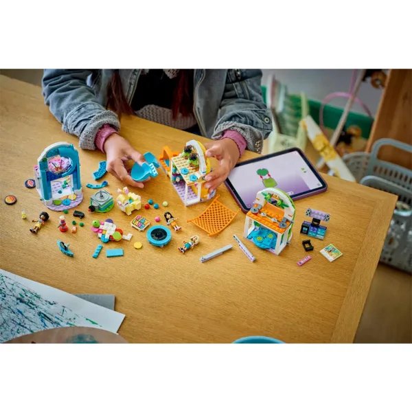 LEGO® Friends: Veselý herní dům (42686) obrázek 7