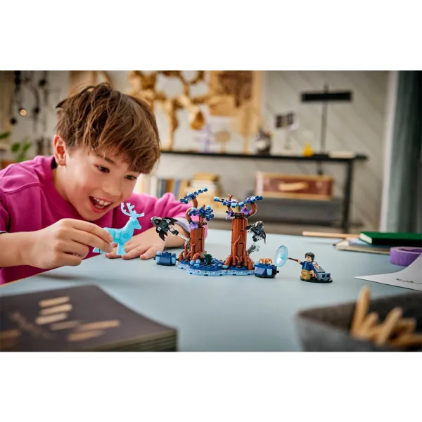 LEGO® Harry Potter™: Zakázaný les: Expecto Patronum (76475) obrázek 5