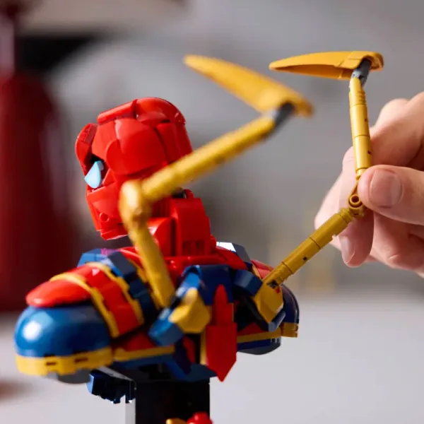 LEGO® Marvel: Busta Iron Spider-Mana (76326) obrázek 3