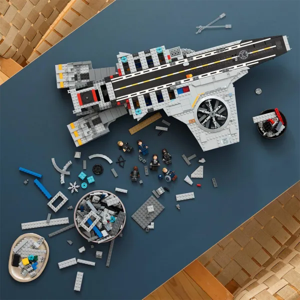 LEGO® Marvel: S.H.I.E.L.D. létající letadlová loď (76354) obrázek 8