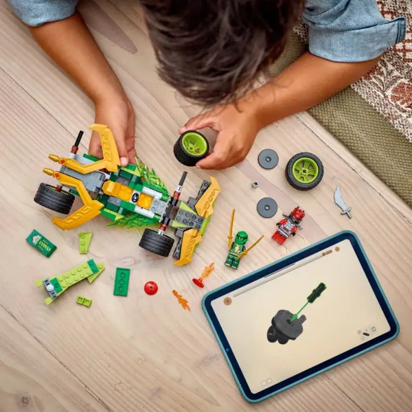 LEGO® Ninjago: Lloydův závodní vůz s natahovacím pohonem (71828) obrázek 3