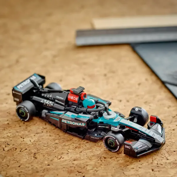 LEGO® Speed Champions: Mercedes-AMG F1® W15 závodní auto (77244) obrázek 4