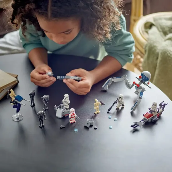LEGO® Star Wars™: Bojový balíček klonových vojáků™ a bojových droidů™ (75372) obrázek 4