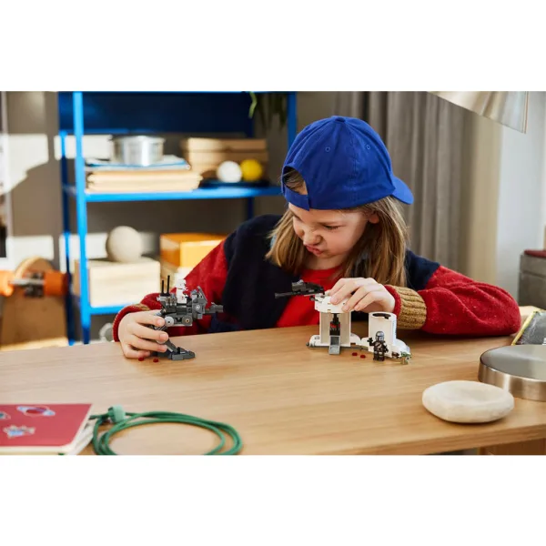 LEGO® Star Wars™: Útok AT-RT™ (75444) obrázek 7