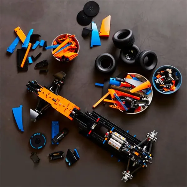 LEGO® Technic: McLaren Formula 1™ závodní auto (42141) obrázek 6