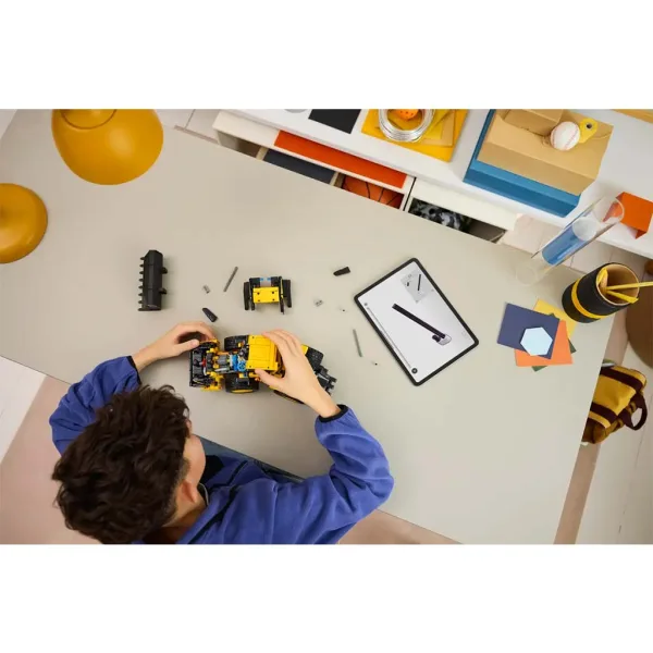 LEGO® Technic: Volvo L120 Elektrický kolový nakladač (42209) obrázek 8